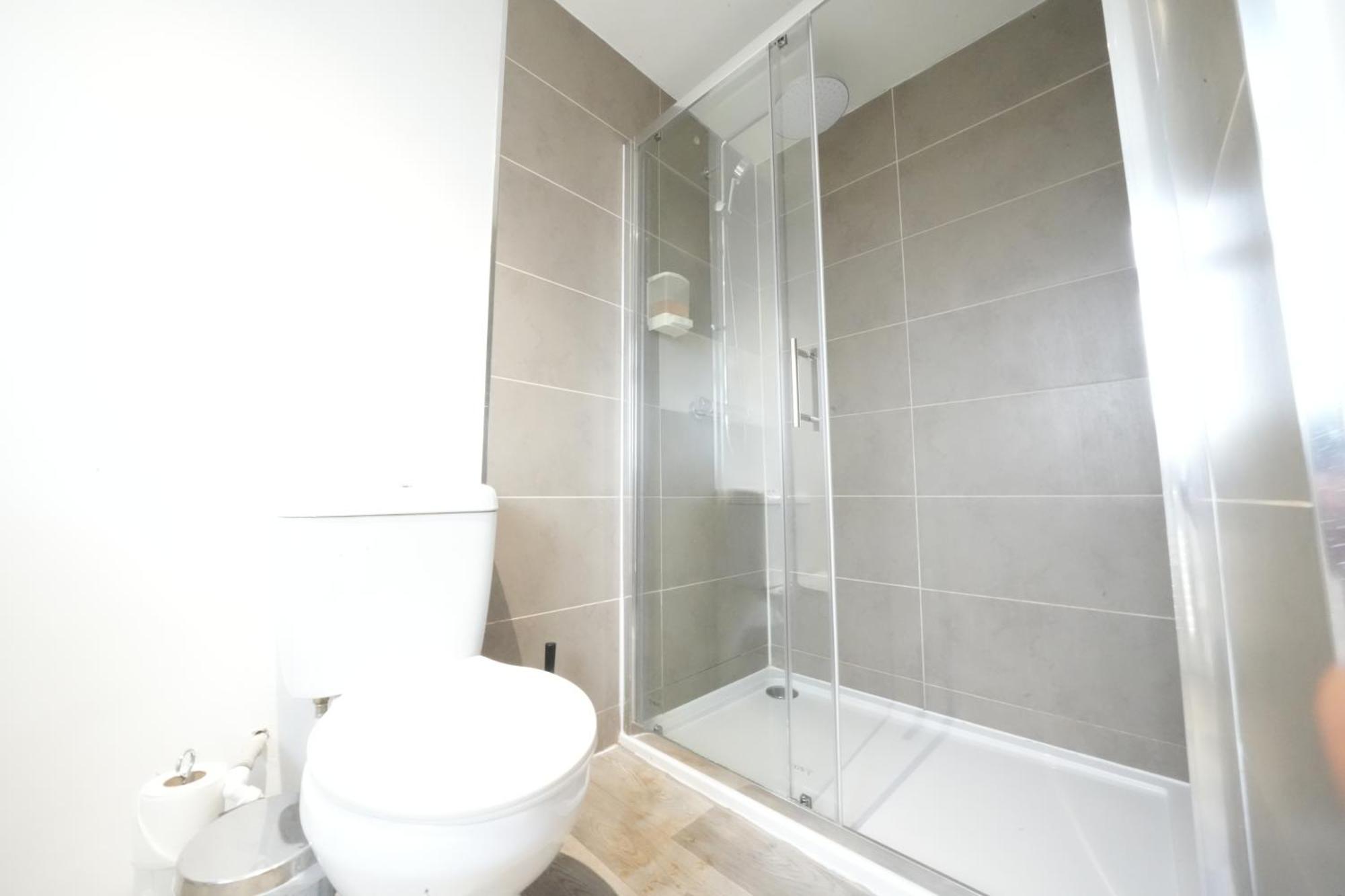 The Great Airport Place-Private Bedrooms With Private Bathroom-1 Bus To Heathrow Airport-5 Minutes By Car- Helpful Advice From Our Team Хармондсворт Экстерьер фото