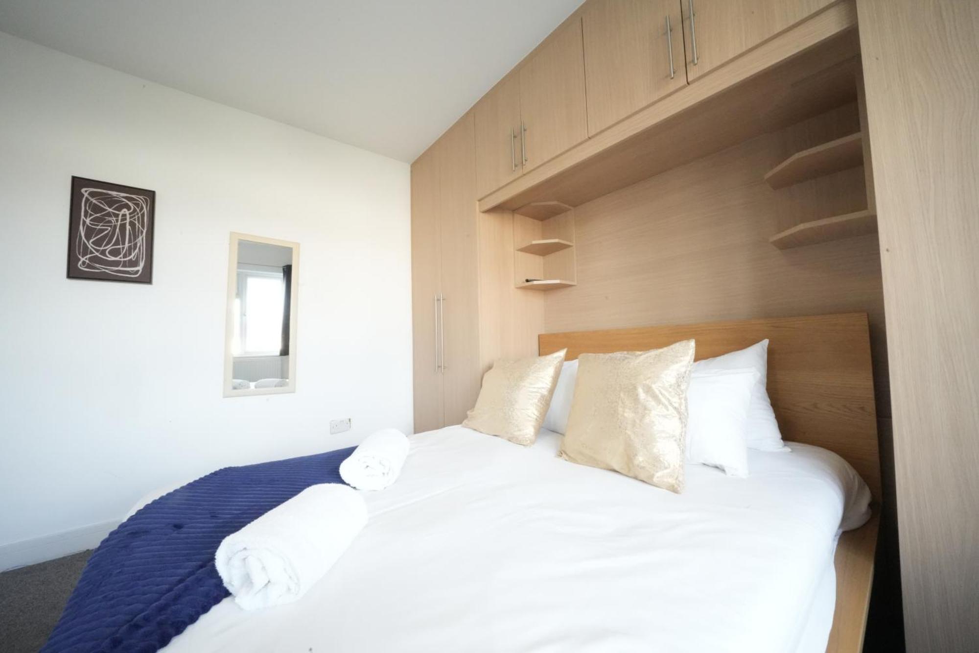 The Great Airport Place-Private Bedrooms With Private Bathroom-1 Bus To Heathrow Airport-5 Minutes By Car- Helpful Advice From Our Team Хармондсворт Экстерьер фото